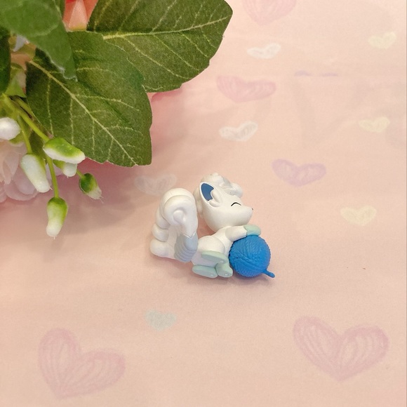 Pokémon Alolan Vulpix Charm - Picture 2 of 3